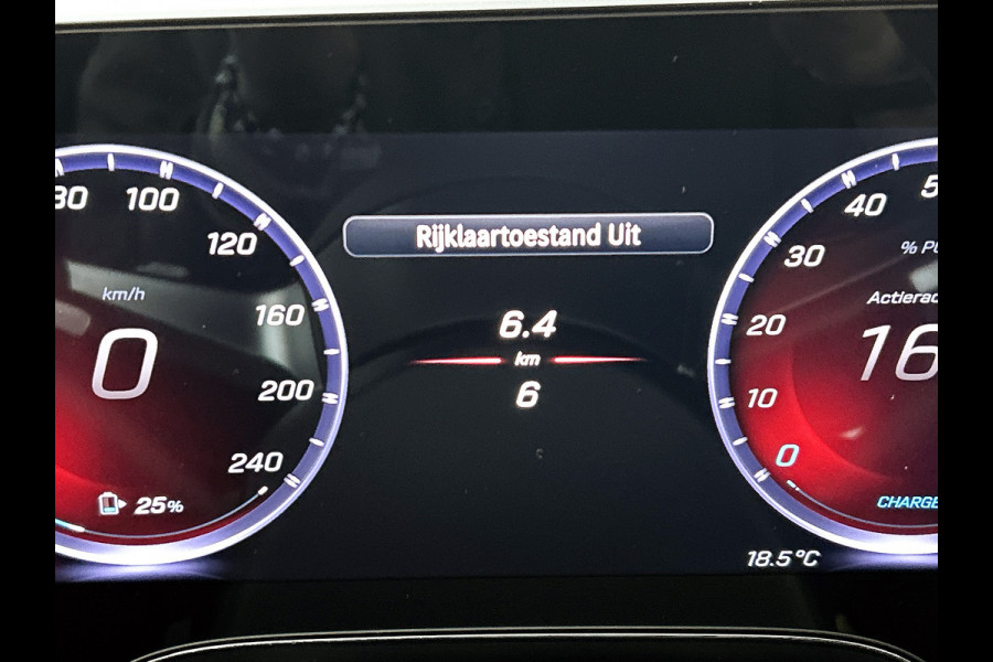 Mercedes-Benz C-Klasse 400 4MATIC Launch Edition 94 kWh | Premium pakket | Winterpakket | Rijassistentiepakket Plus | Sportstoelen pakket | Trekhaak | Panoramisch dak | Sierelementen zwart scheepsdek hout | 20" multispaaks lichtmetalen AMG velgen |