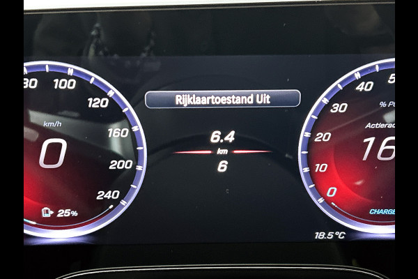 Mercedes-Benz C-Klasse 400 4MATIC Launch Edition 94 kWh | Premium pakket | Winterpakket | Rijassistentiepakket Plus | Sportstoelen pakket | Trekhaak | Panoramisch dak | Sierelementen zwart scheepsdek hout | 20" multispaaks lichtmetalen AMG velgen |
