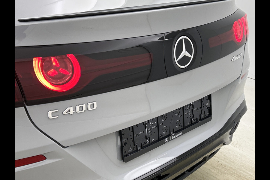 Mercedes-Benz C-Klasse 400 4MATIC Launch Edition 94 kWh | Premium pakket | Winterpakket | Rijassistentiepakket Plus | Sportstoelen pakket | Trekhaak | Panoramisch dak | Sierelementen zwart scheepsdek hout | 20" multispaaks lichtmetalen AMG velgen |