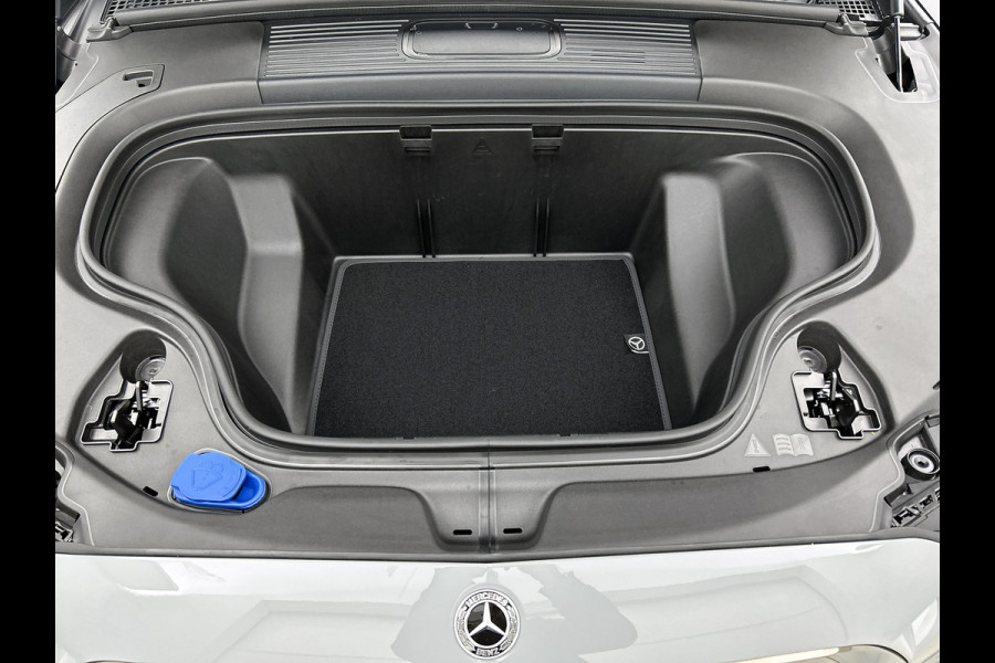 Mercedes-Benz C-Klasse 400 4MATIC Launch Edition 94 kWh | Premium pakket | Winterpakket | Rijassistentiepakket Plus | Sportstoelen pakket | Trekhaak | Panoramisch dak | Sierelementen zwart scheepsdek hout | 20" multispaaks lichtmetalen AMG velgen |