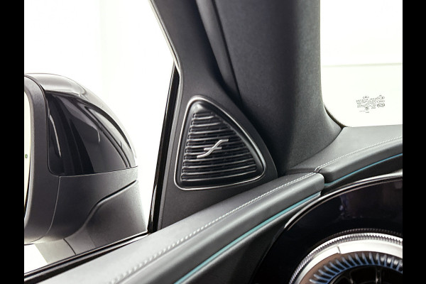 Mercedes-Benz C-Klasse 400 4MATIC Launch Edition 94 kWh | Premium pakket | Winterpakket | Rijassistentiepakket Plus | Sportstoelen pakket | Trekhaak | Panoramisch dak | Sierelementen zwart scheepsdek hout | 20" multispaaks lichtmetalen AMG velgen |