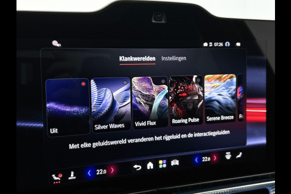Mercedes-Benz C-Klasse 400 4MATIC Launch Edition 94 kWh | Premium pakket | Winterpakket | Rijassistentiepakket Plus | Sportstoelen pakket | Trekhaak | Panoramisch dak | Sierelementen zwart scheepsdek hout | 20" multispaaks lichtmetalen AMG velgen |