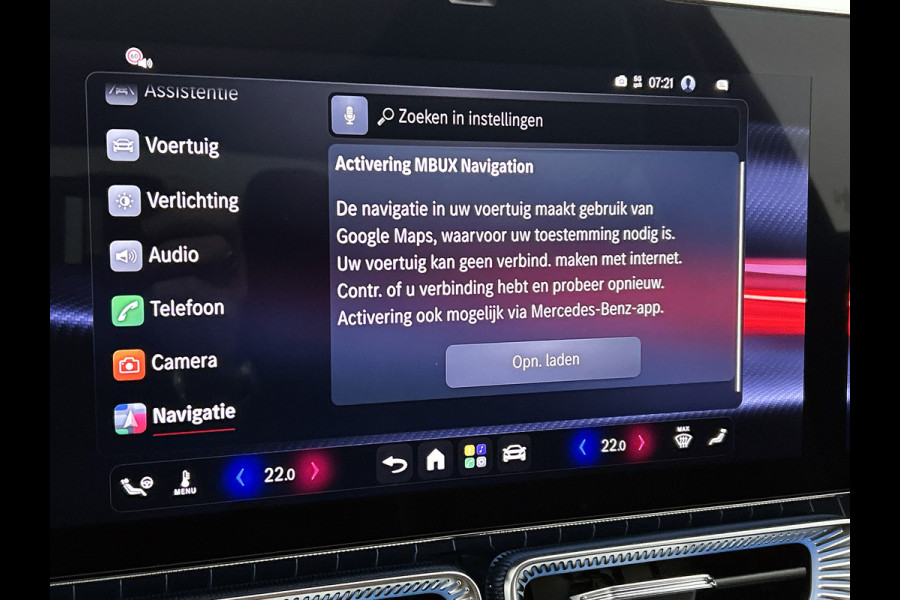 Mercedes-Benz C-Klasse 400 4MATIC Launch Edition 94 kWh | Premium pakket | Winterpakket | Rijassistentiepakket Plus | Sportstoelen pakket | Trekhaak | Panoramisch dak | Sierelementen zwart scheepsdek hout | 20" multispaaks lichtmetalen AMG velgen |