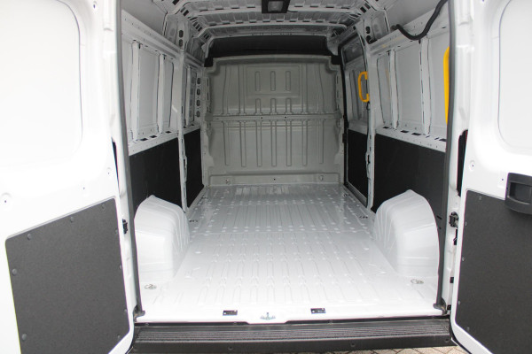 Fiat Ducato 33 2.2 MultiJet 140PK L3H2 | NIEUWE BUS! BPM VRIJ! | ACHTERUITRIJ CAMERA | APPLE CARPLAY/ANDROID AUTO | 3-ZITS | CRUISE CONTROL | CLIMATE CONTROL | DAB+ RADIO | DIGITALE COCKPIT |
