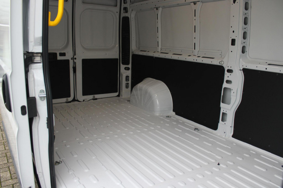 Fiat Ducato 33 2.2 MultiJet 140PK L3H2 | NIEUWE BUS! BPM VRIJ! | ACHTERUITRIJ CAMERA | APPLE CARPLAY/ANDROID AUTO | 3-ZITS | CRUISE CONTROL | CLIMATE CONTROL | DAB+ RADIO | DIGITALE COCKPIT |