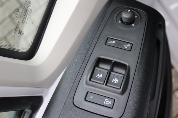 Fiat Ducato 33 2.2 MultiJet 140PK L3H2 | NIEUWE BUS! BPM VRIJ! | ACHTERUITRIJ CAMERA | APPLE CARPLAY/ANDROID AUTO | 3-ZITS | CRUISE CONTROL | CLIMATE CONTROL | DAB+ RADIO | DIGITALE COCKPIT |