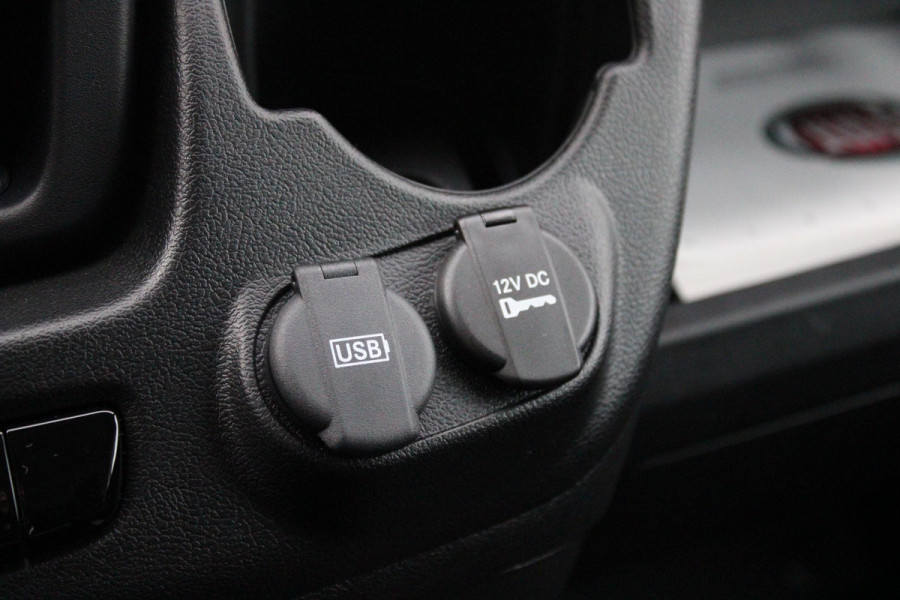 Fiat Ducato 33 2.2 MultiJet 140PK L3H2 | NIEUWE BUS! BPM VRIJ! | ACHTERUITRIJ CAMERA | APPLE CARPLAY/ANDROID AUTO | 3-ZITS | CRUISE CONTROL | CLIMATE CONTROL | DAB+ RADIO | DIGITALE COCKPIT |