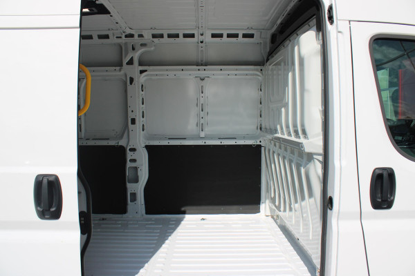 Fiat Ducato 33 2.2 MultiJet 140PK L3H2 | NIEUWE BUS! BPM VRIJ! | ACHTERUITRIJ CAMERA | APPLE CARPLAY/ANDROID AUTO | 3-ZITS | CRUISE CONTROL | CLIMATE CONTROL | DAB+ RADIO | DIGITALE COCKPIT |