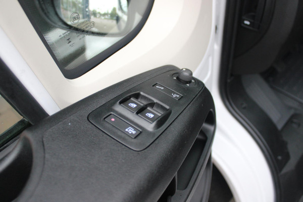 Fiat Ducato 33 2.2 MultiJet 140PK L3H2 | NIEUWE BUS! BPM VRIJ! | ACHTERUITRIJ CAMERA | APPLE CARPLAY/ANDROID AUTO | 3-ZITS | CRUISE CONTROL | CLIMATE CONTROL | DAB+ RADIO | DIGITALE COCKPIT |