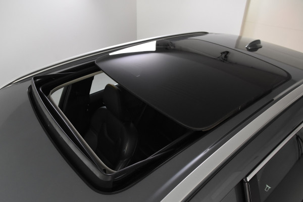 Volvo XC60 2.0 B4 Momentum *1ste Eigenaar*Leer*Panoramadak*Trekhaak*