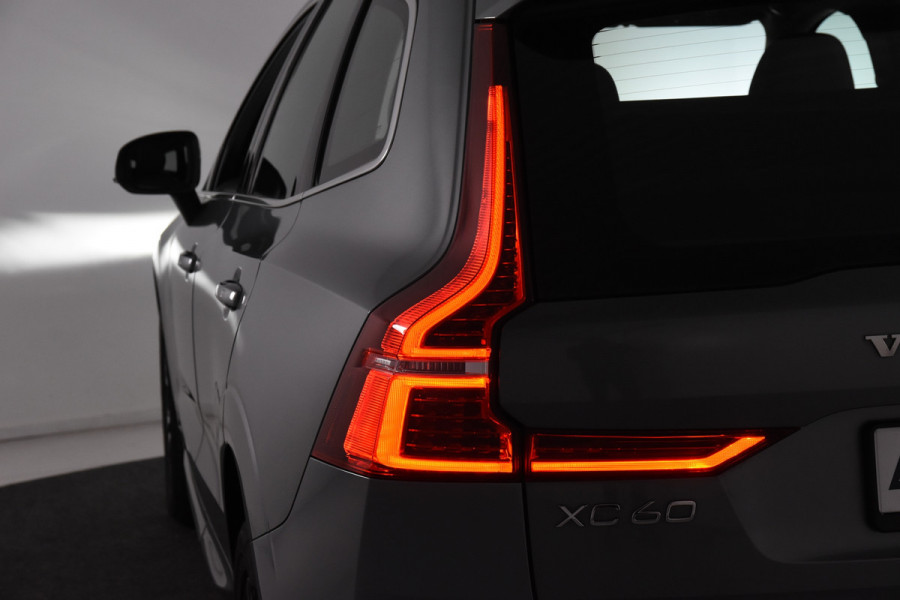 Volvo XC60 2.0 B4 Momentum *1ste Eigenaar*Leer*Panoramadak*Trekhaak*