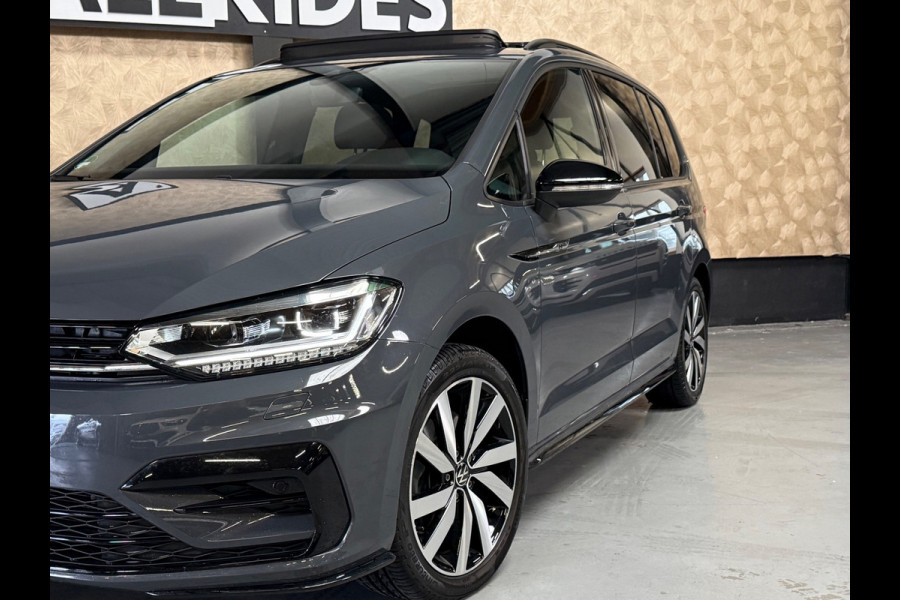 Volkswagen Touran 1.4 TSI Highline Business R 7p | Pano | Trekhaak | Stoel/Stuur verwarming | Camera | Carplay