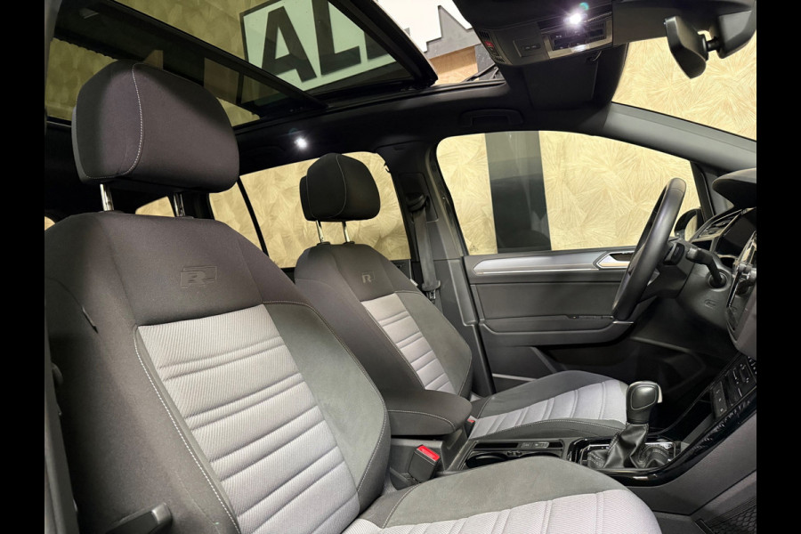 Volkswagen Touran 1.4 TSI Highline Business R 7p | Pano | Trekhaak | Stoel/Stuur verwarming | Camera | Carplay