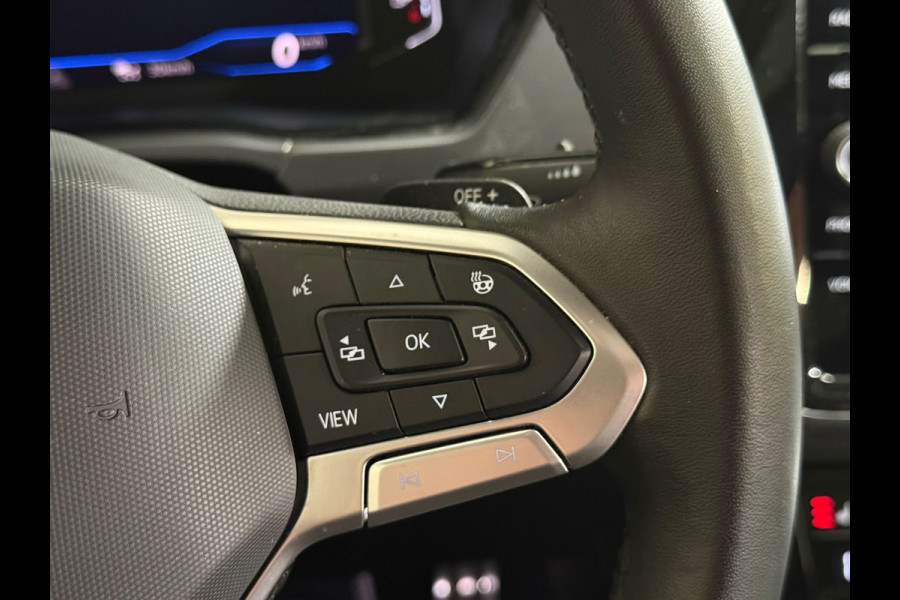 Volkswagen Touran 1.4 TSI Highline Business R 7p | Pano | Trekhaak | Stoel/Stuur verwarming | Camera | Carplay