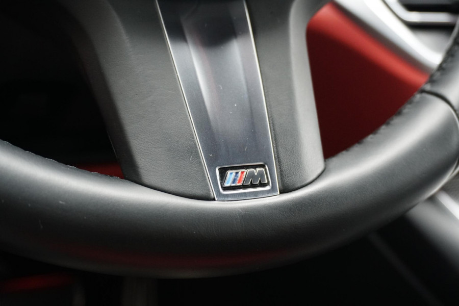 BMW 3 Serie Touring 330i High Executive Edition M + INDIVIDUAL LEDER / MINERALWEISS METALLIC / M-PERFORMANCE
