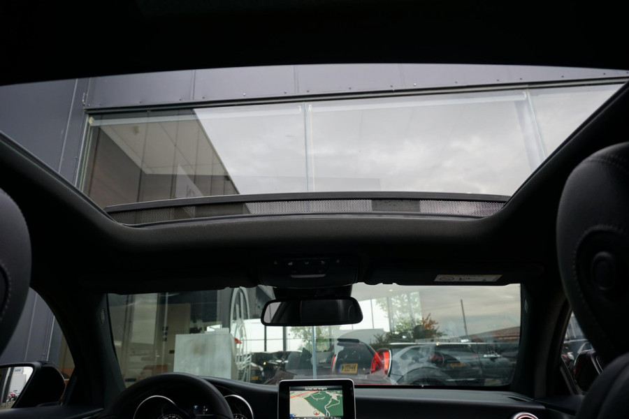 Mercedes-Benz C-Klasse Coupé 250 AMG-line 211PK + PANORAMA / CAMERA / STOELVERWARMING