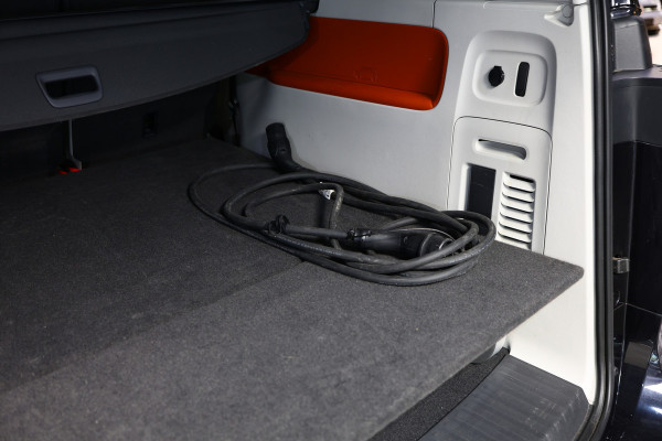 Volkswagen ID. Buzz 1st Max 77kWh BTW | Elek. Deuren | Leder | 360° | Trekhaak