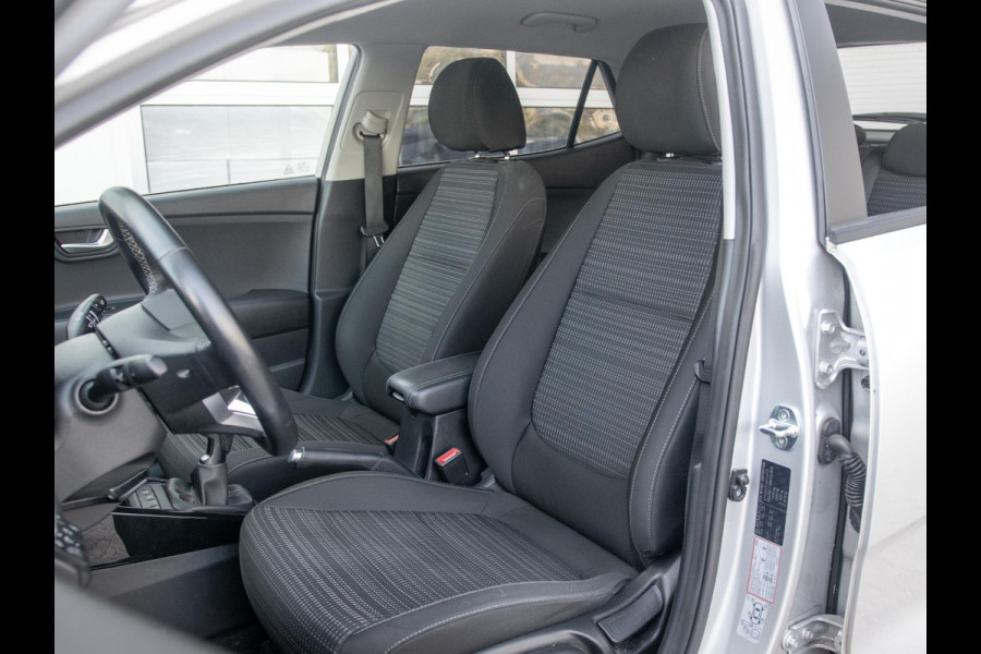 Kia Stonic 1.0 T-GDi MHEV DynamicPlusLine | Keyless entry en start | LM velgen | privacy glass