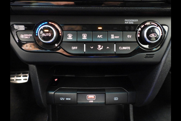 Kia e-Niro ExecutiveLine 64 kWh LEER/MEMORY/CAMERA/LED/JBL/17"LMV!