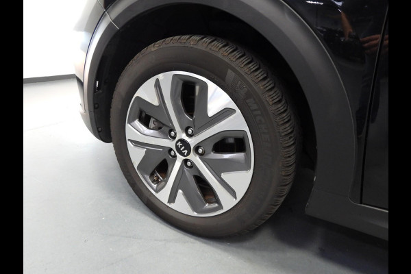 Kia e-Niro ExecutiveLine 64 kWh LEER/MEMORY/CAMERA/LED/JBL/17"LMV!
