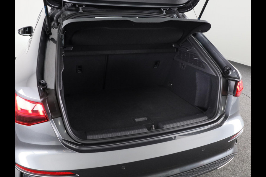 Audi A3 Sportback 30 TFSI S edition 110 pk | Navigatie | Parkeersensoren achter | Autom. airco | LED koplampen | Apple Carplay/Android Auto |