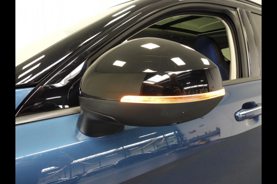 Lynk & Co 01 1.5 PHEV BlackEdition NAVI/360CAM/SCHUIFDAK/LED/20"LMV!