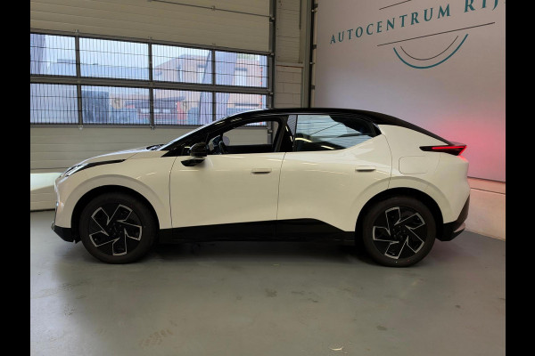 Lynk & Co 02 Core 66 kWh Stoelverwarming, Apple CarPlay, Achteruitrijcamera, Panoramadak, Elektrische Achterklep