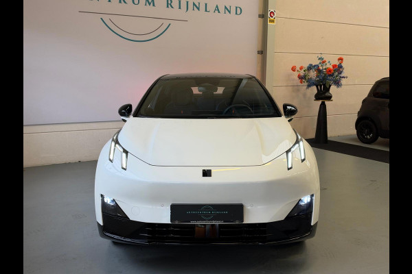 Lynk & Co 02 Core 66 kWh Stoelverwarming, Apple CarPlay, Achteruitrijcamera, Panoramadak, Elektrische Achterklep