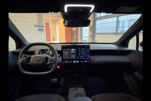 Lynk & Co 02 Core 66 kWh Stoelverwarming, Apple CarPlay, Achteruitrijcamera, Panoramadak, Elektrische Achterklep