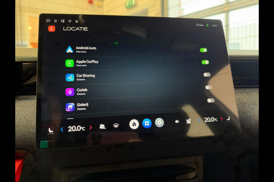 Lynk & Co 02 Core 66 kWh Stoelverwarming, Apple CarPlay, Achteruitrijcamera, Panoramadak, Elektrische Achterklep