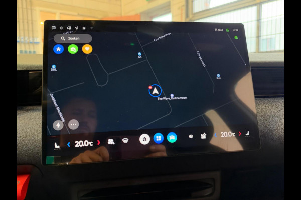 Lynk & Co 02 Core 66 kWh Stoelverwarming, Apple CarPlay, Achteruitrijcamera, Panoramadak, Elektrische Achterklep