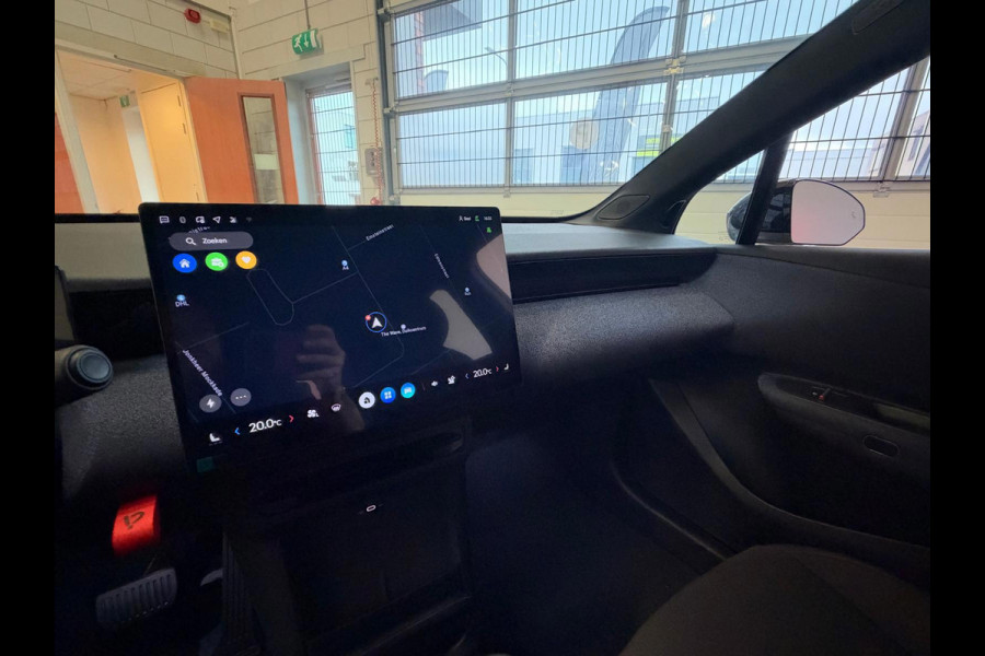 Lynk & Co 02 Core 66 kWh Stoelverwarming, Apple CarPlay, Achteruitrijcamera, Panoramadak, Elektrische Achterklep