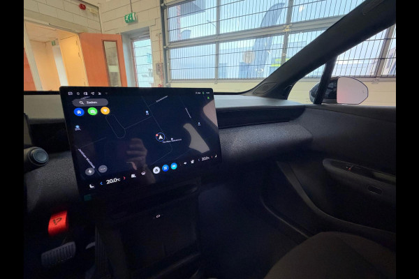 Lynk & Co 02 Core 66 kWh Stoelverwarming, Apple CarPlay, Achteruitrijcamera, Panoramadak, Elektrische Achterklep