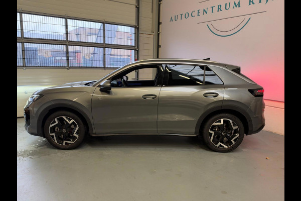 Volkswagen T-Roc 1.5 TSI R-Line Edition Apple Carplay, Adap. cruise, Stoel/stuurverwarming, Sfeerverlichting, full led
