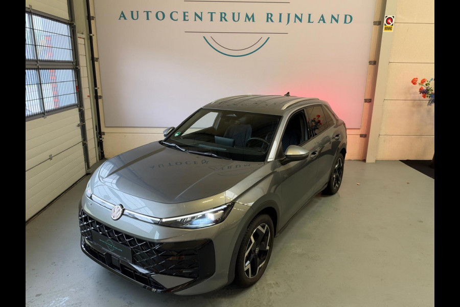 Volkswagen T-Roc 1.5 TSI R-Line Edition Apple Carplay, Adap. cruise, Stoel/stuurverwarming, Sfeerverlichting, full led