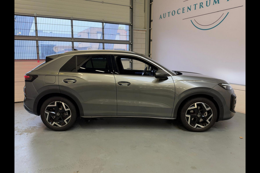 Volkswagen T-Roc 1.5 TSI R-Line Edition Apple Carplay, Adap. cruise, Stoel/stuurverwarming, Sfeerverlichting, full led