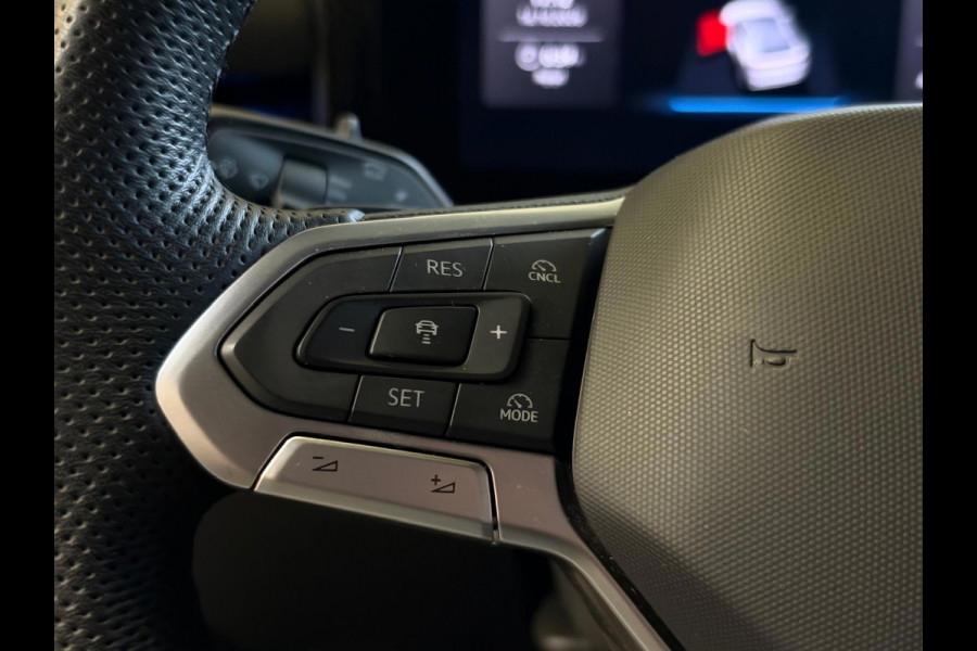 Volkswagen T-Roc 1.5 TSI R-Line Edition Apple Carplay, Adap. cruise, Stoel/stuurverwarming, Sfeerverlichting, full led
