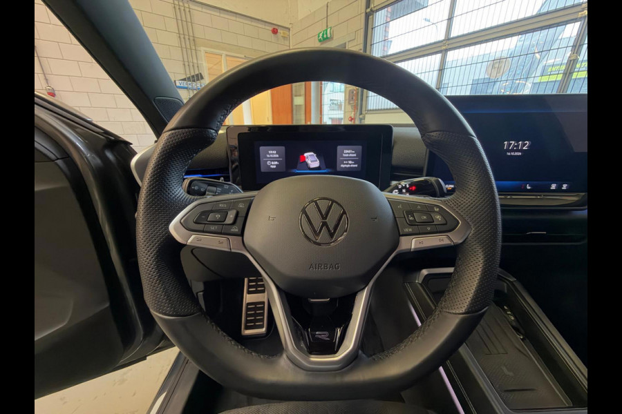 Volkswagen T-Roc 1.5 TSI R-Line Edition Apple Carplay, Adap. cruise, Stoel/stuurverwarming, Sfeerverlichting, full led