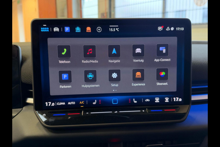 Volkswagen T-Roc 1.5 TSI R-Line Edition Apple Carplay, Adap. cruise, Stoel/stuurverwarming, Sfeerverlichting, full led