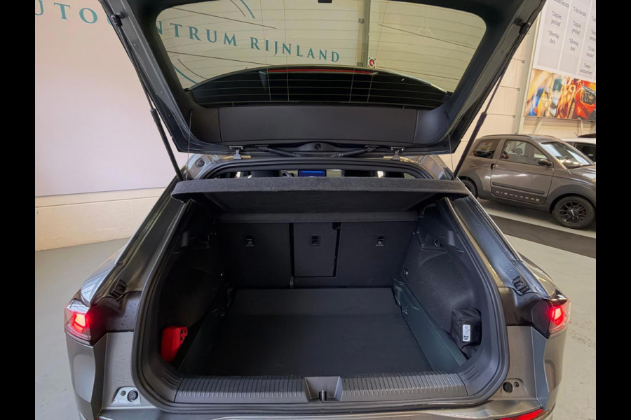 Volkswagen T-Roc 1.5 TSI R-Line Edition Apple Carplay, Adap. cruise, Stoel/stuurverwarming, Sfeerverlichting, full led