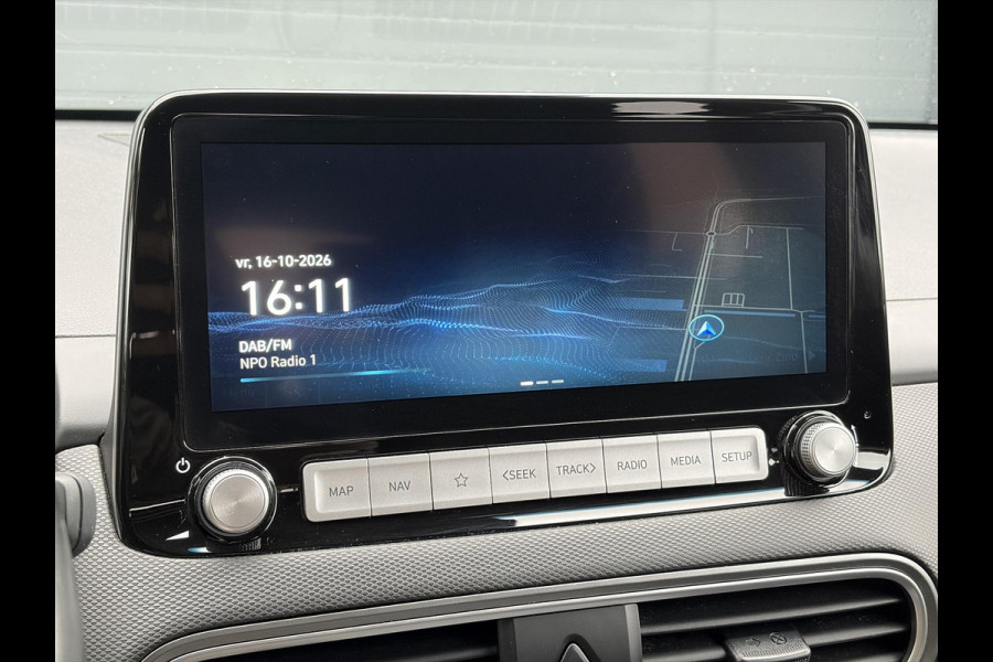 Hyundai Kona EV Fashion 64 kWh ✓2e Eigenaar✓Carplay✓Camera✓Trekhaak✓Dealer Onderhouden✓Draadloze telefoonlader✓Navi✓Keyless✓✓Rijstrooksensor✓Dodehoeksensor✓Pdc✓Lm velgen 17"✓Clima✓Cruise✓204pk✓N.A.P✓Bj 12-2020✓Apk tot 09-2028