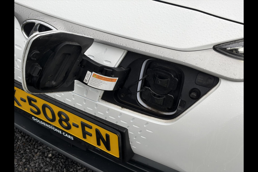 Hyundai Kona EV Fashion 64 kWh ✓2e Eigenaar✓Carplay✓Camera✓Trekhaak✓Dealer Onderhouden✓Draadloze telefoonlader✓Navi✓Keyless✓✓Rijstrooksensor✓Dodehoeksensor✓Pdc✓Lm velgen 17"✓Clima✓Cruise✓204pk✓N.A.P✓Bj 12-2020✓Apk tot 09-2028