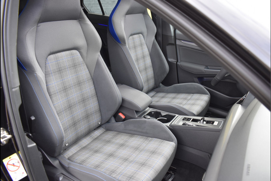 Volkswagen Golf 1.4 eHybrid GTE 245 Pk Pano Navi Camera IQ Light Sfeerverlichting