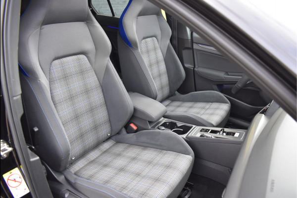 Volkswagen Golf 1.4 eHybrid GTE 245 Pk Pano Navi Camera IQ Light Sfeerverlichting
