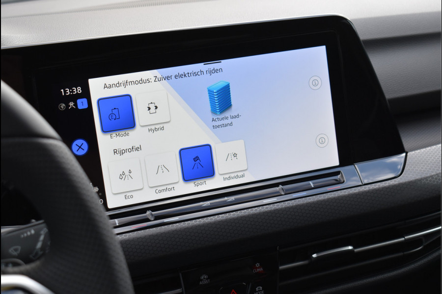 Volkswagen Golf 1.4 eHybrid GTE 245 Pk Pano Navi Camera IQ Light Sfeerverlichting