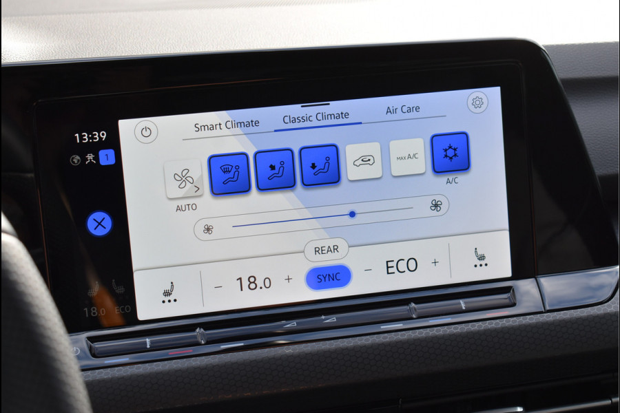Volkswagen Golf 1.4 eHybrid GTE 245 Pk Pano Navi Camera IQ Light Sfeerverlichting