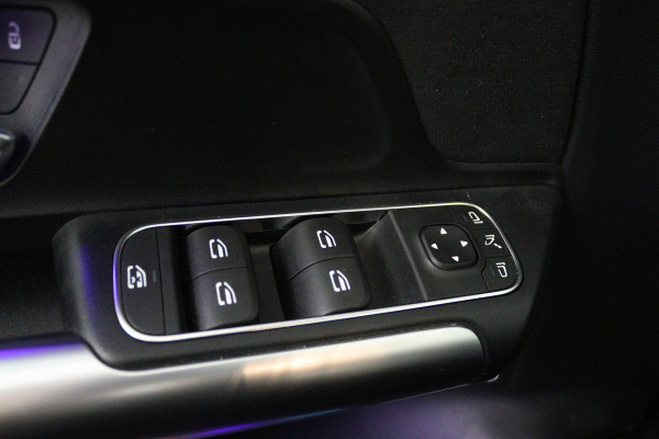 Mercedes-Benz EQA 250+ Business Solution AMG 71 kWh (PANORAMADAK, SFEERVERLICHTING, MOMERY SEATS, RONDOMZICHT CAMERA, FABRIEKSGARANTIE)