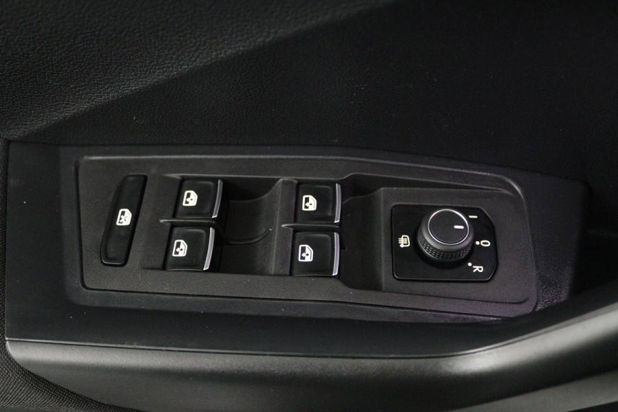 Mercedes-Benz EQA 250+ Business Solution AMG 71 kWh (PANORAMADAK, SFEERVERLICHTING, MOMERY SEATS, RONDOMZICHT CAMERA, FABRIEKSGARANTIE)
