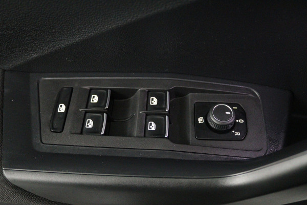 Mercedes-Benz EQA 250+ Business Solution AMG 71 kWh (PANORAMADAK, SFEERVERLICHTING, MOMERY SEATS, RONDOMZICHT CAMERA, FABRIEKSGARANTIE)