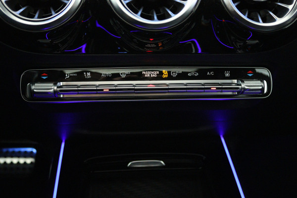 Mercedes-Benz EQA 250+ Business Solution AMG 71 kWh (PANORAMADAK, SFEERVERLICHTING, MOMERY SEATS, RONDOMZICHT CAMERA, FABRIEKSGARANTIE)